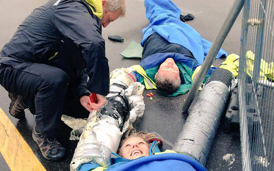 εισβολή-ακτιβιστών-στο-αεροδρόμιο-χί-2093213