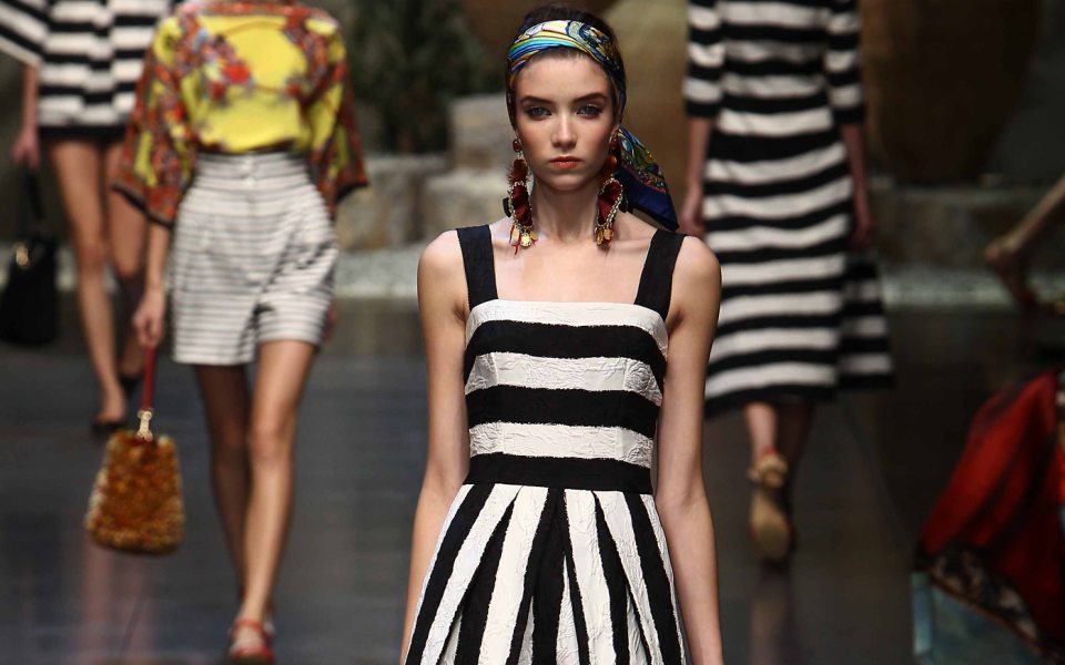 υπέροχα-midi-φορέματα-για-κομψές-εμφανίσ-2093120