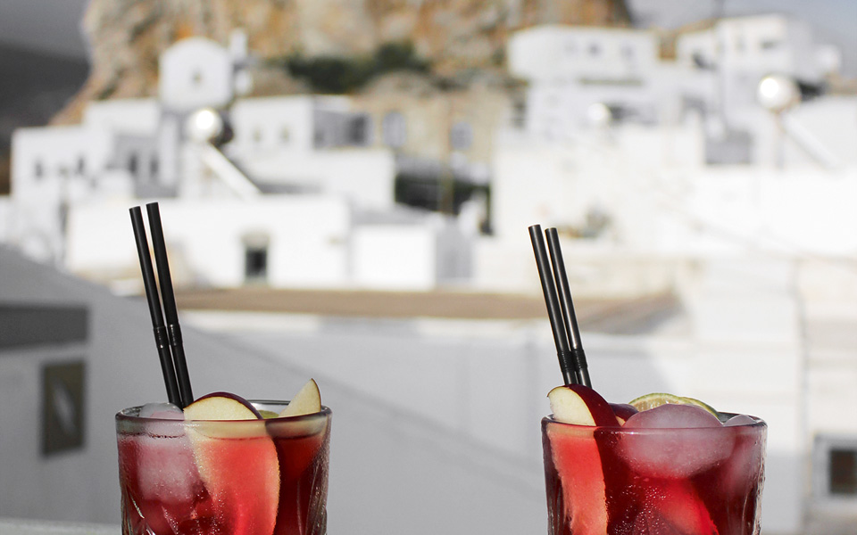 ραντεβού-στο-τζιτζίκι-της-αμοργού-2092531