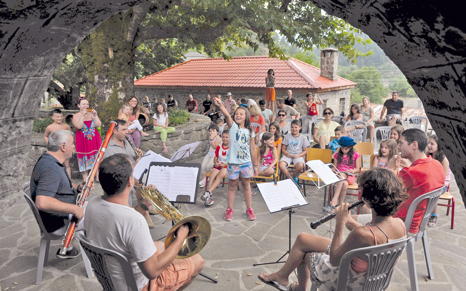 συναυλίες-και-εκθέσεις-σε-ύψος-1-250-μ-2097144