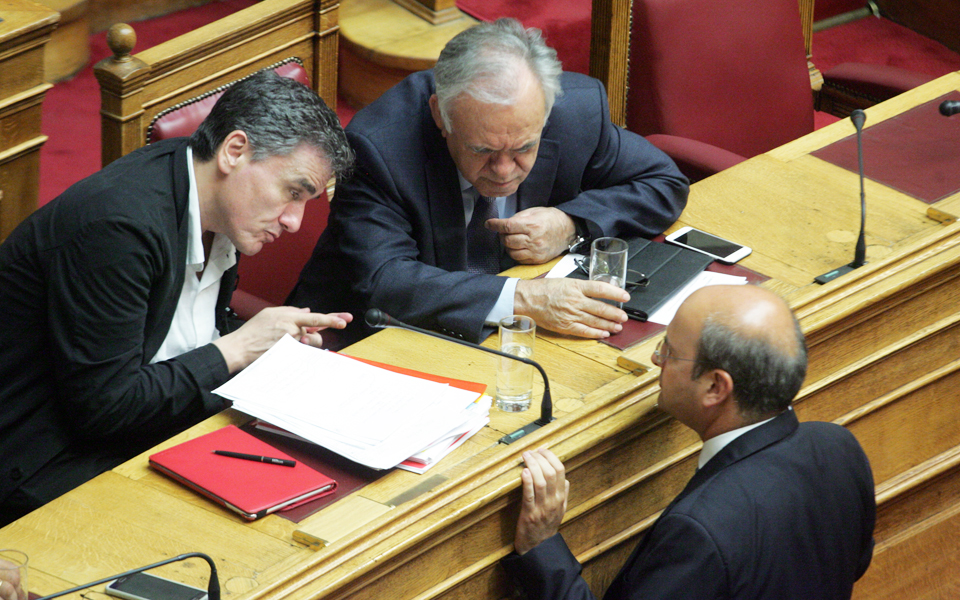 ν-δ-πρόταγμα-η-παραμονή-σε-ε-ε-2097346
