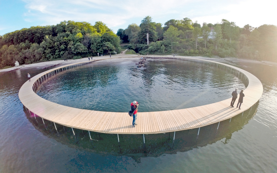 h-ατέρμονη-αρχιτεκτονική-γέφυρα-στη-δα-2097967