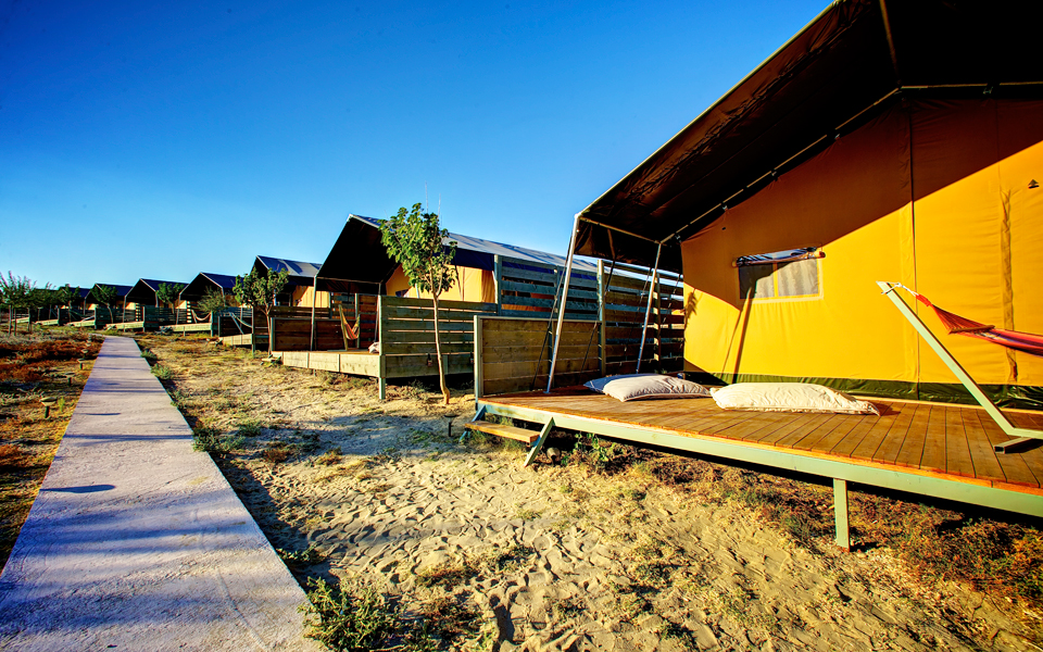 glamping-πεντάστερες-σκηνές-με-τζακούζι-πά-2098240