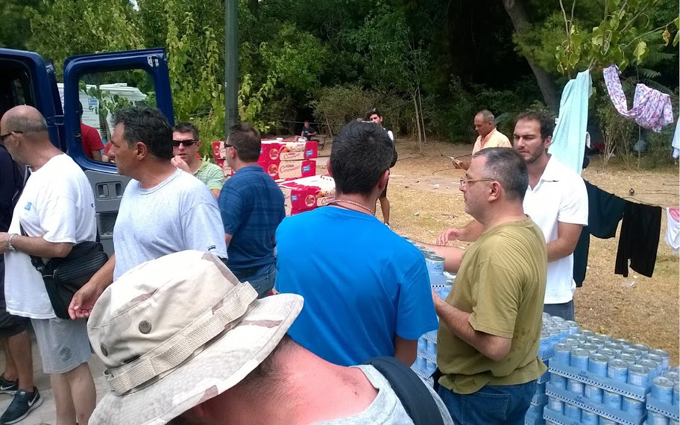 τρόφιμα-στους-μετανάστες-που-ζουν-στο-2097492