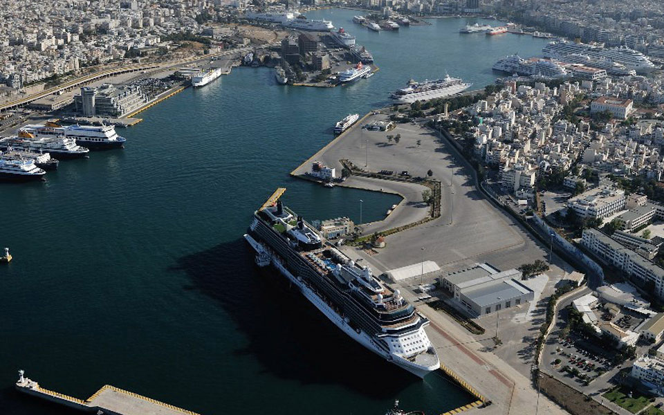 περιμένουν-πράσινο-φως-από-το-μέγαρ-2096669