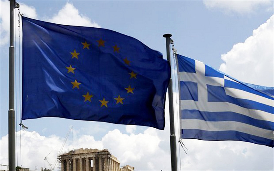 bloomberg-αναγκαία-η-ελάφρυνση-του-ελληνικού-2097607