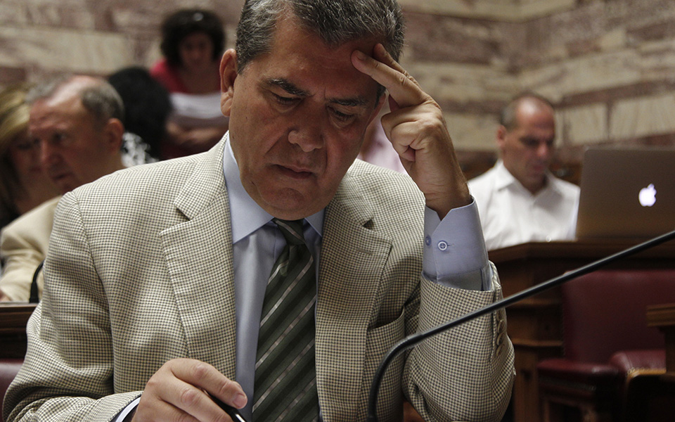 μητρόπουλος-δεν-ξέρω-ακόμα-αν-θα-ψηφίσ-2097283