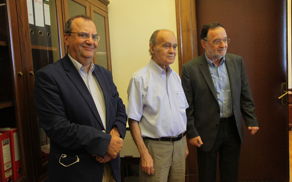 ελιγμοί-και-αξιοπιστία-2098937