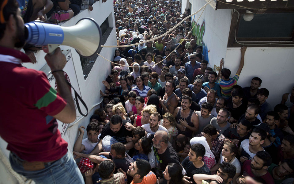 η-φατιμά-η-νάσια-και-το-καραβάνι-προς-τ-2097473