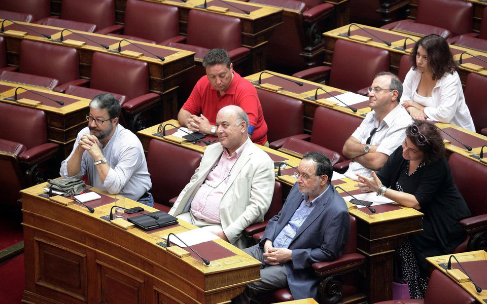 τρίτη-δύναμη-στη-βουλή-η-λαϊκή-ενότητ-2098141