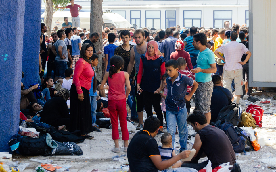 συνεχής-η-ροή-μεταναστών-στα-νησιά-8-500-μό-2098180