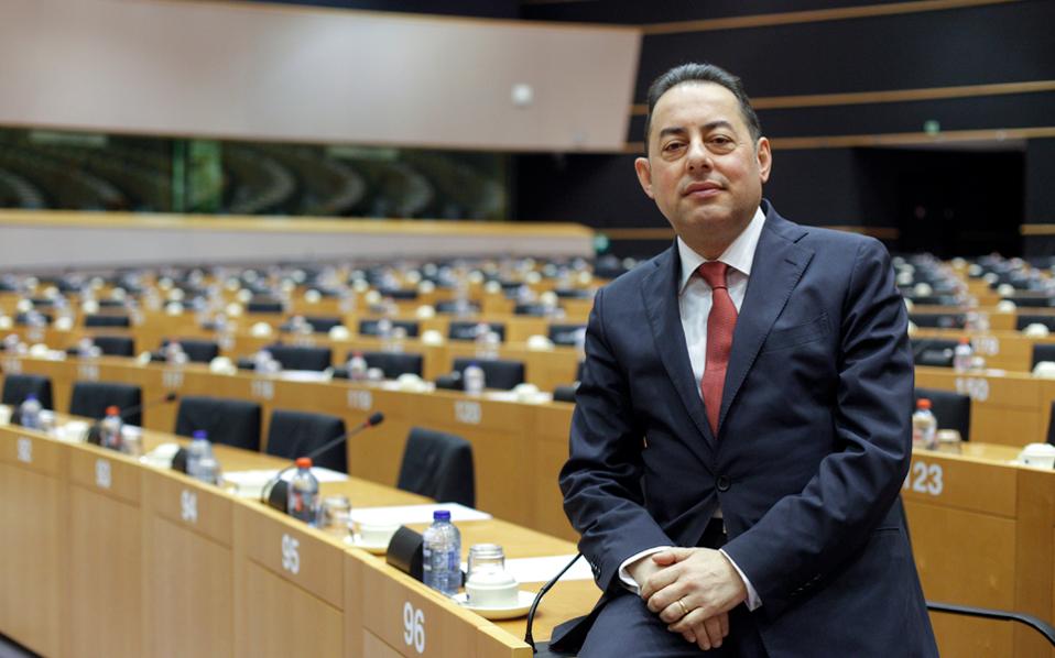 ο-πιτέλα-στηρίζει-τσίπρα-στο-αίτημα-εμ-2097987