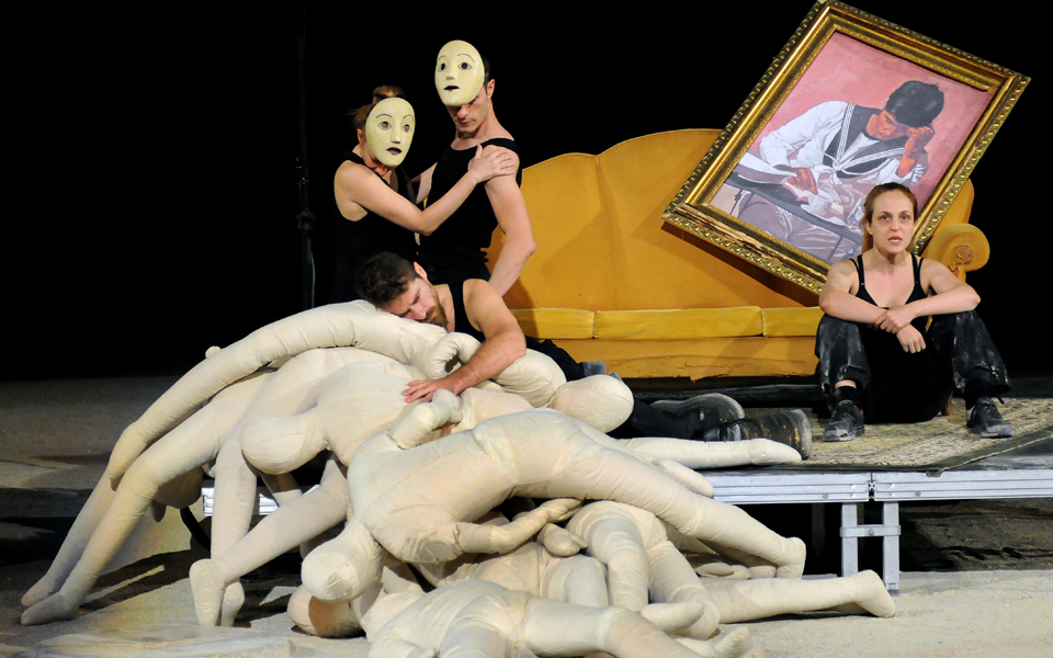 αυλαία-στο-φεστιβάλ-επιδαύρου-με-σύγχ-2099414