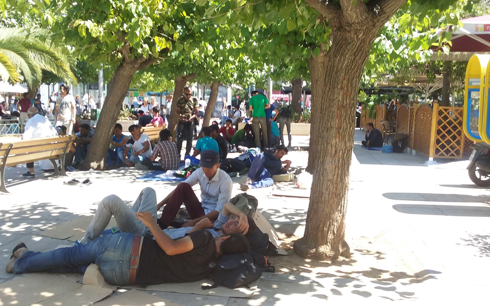 χιλιάδες-μετανάστες-στην-αθήνα-πριν-α-2099388