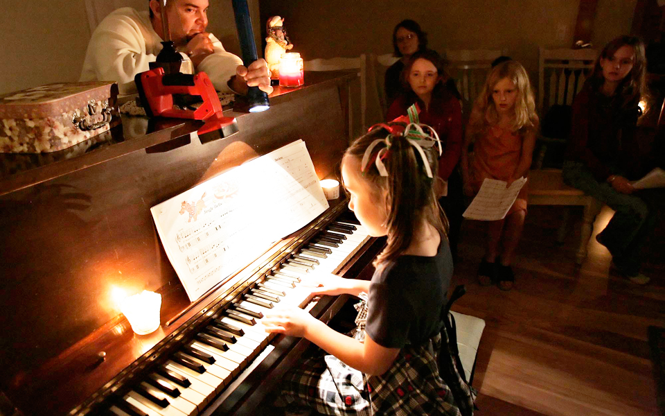 τα-μαθήματα-μουσικής-έχουν-γίνει-πολυ-2100059