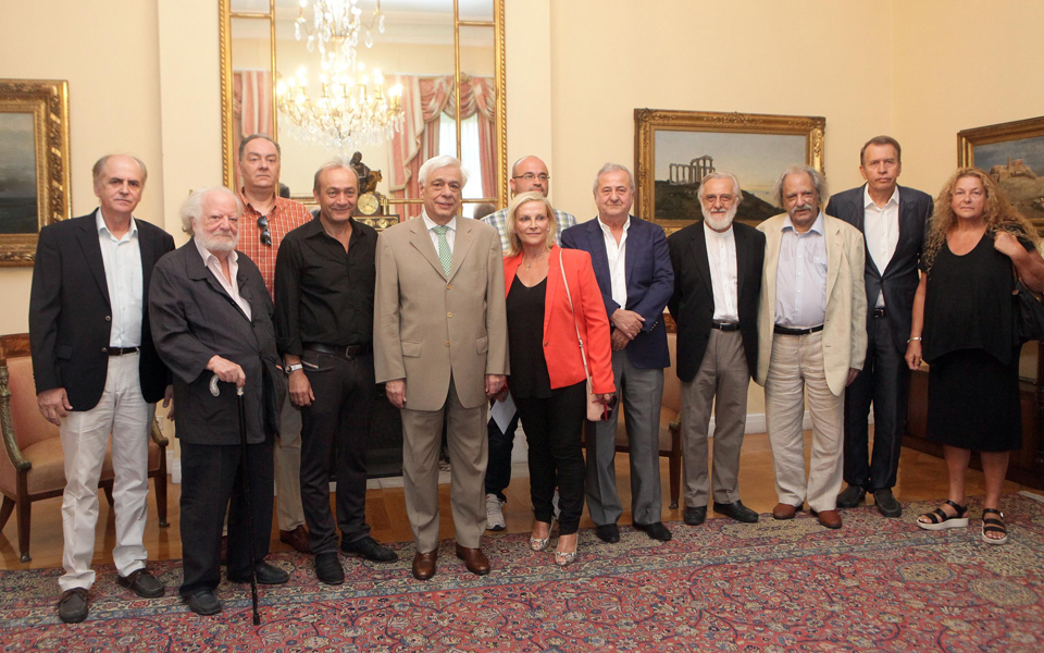 στο-προεδρικό-μέγαρο-πρόσωπα-του-κινη-2100062