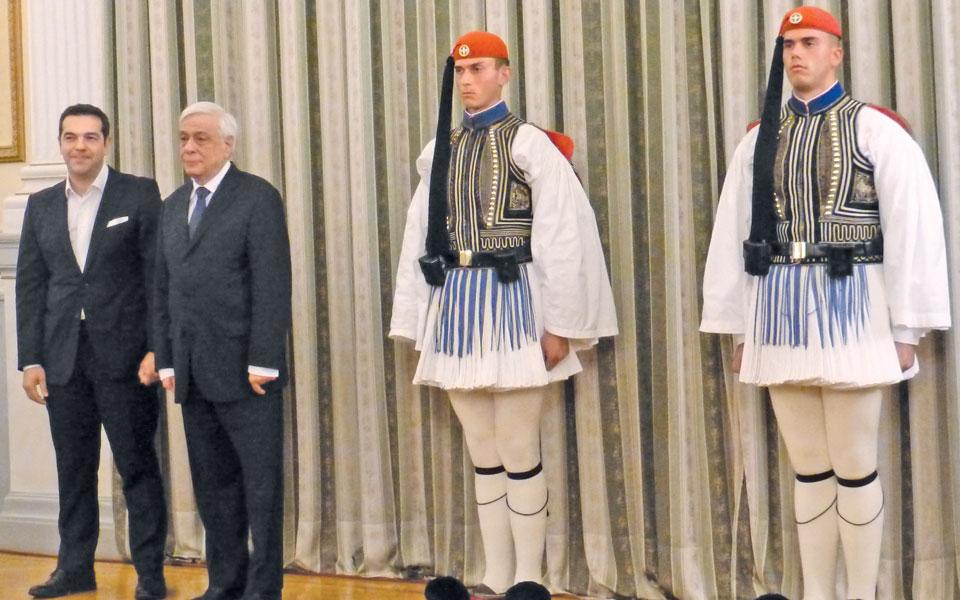 πρωθυπουργός-και-πάλιν-σε-7-μήνες-ο-aλέξ-2102483