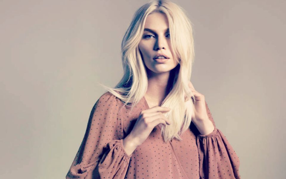 καλλυντικά-που-φροντίζουν-τα-μαλλιά-σ-2100828