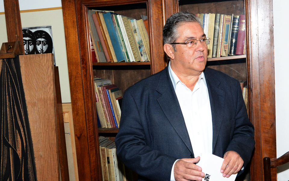 δ-κουτσούμπας-στην-κ-ο-λαός-τούς-δο-2101145