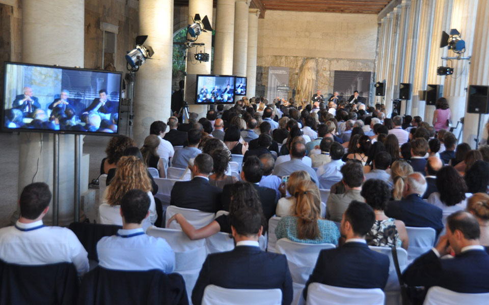 αγά-χαν-η-πρόοδος-της-δημοκρατίας-2101589