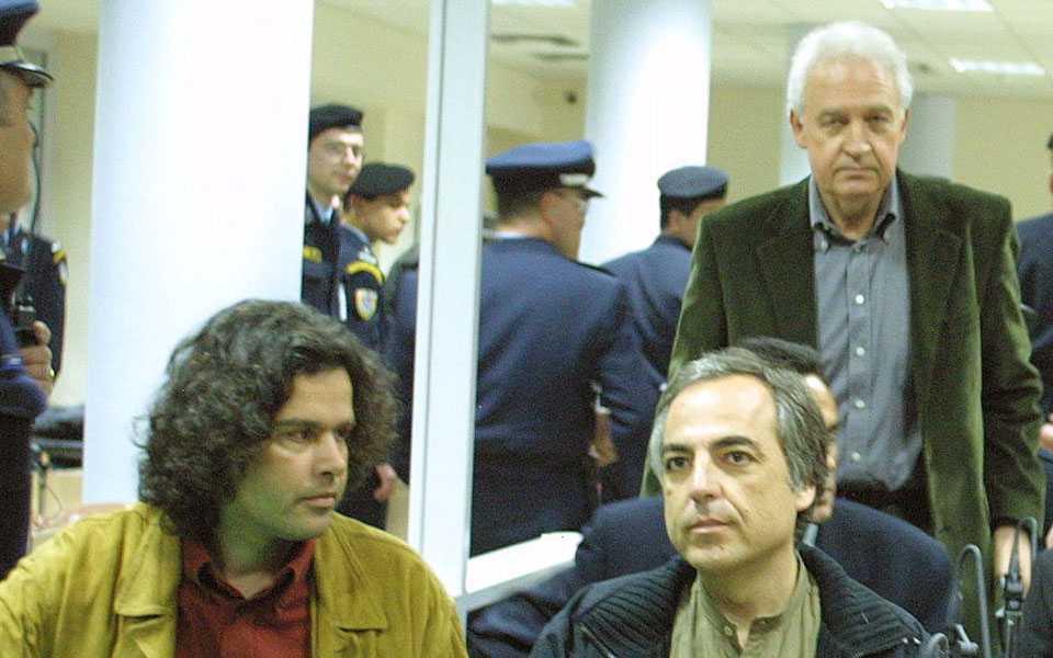 οι-ηπα-αφαιρούν-την-ε-ο-17-νοέμβρη-από-τον-2099850