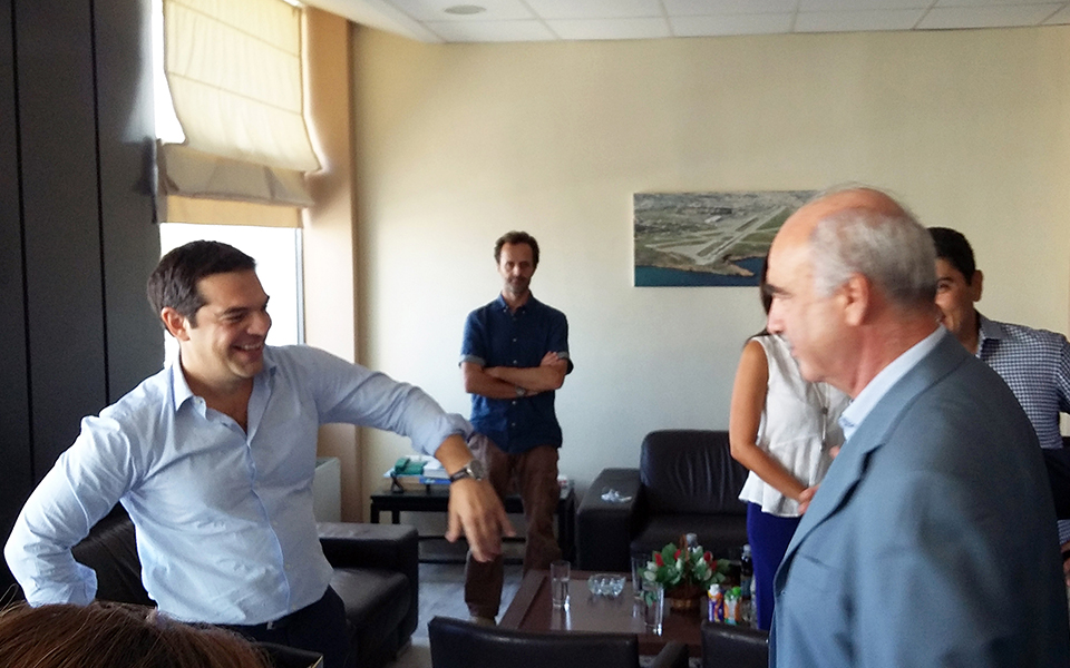 ν-δ-καλεί-συριζα-σε-κυβέρνηση-συνεργασ-2100262