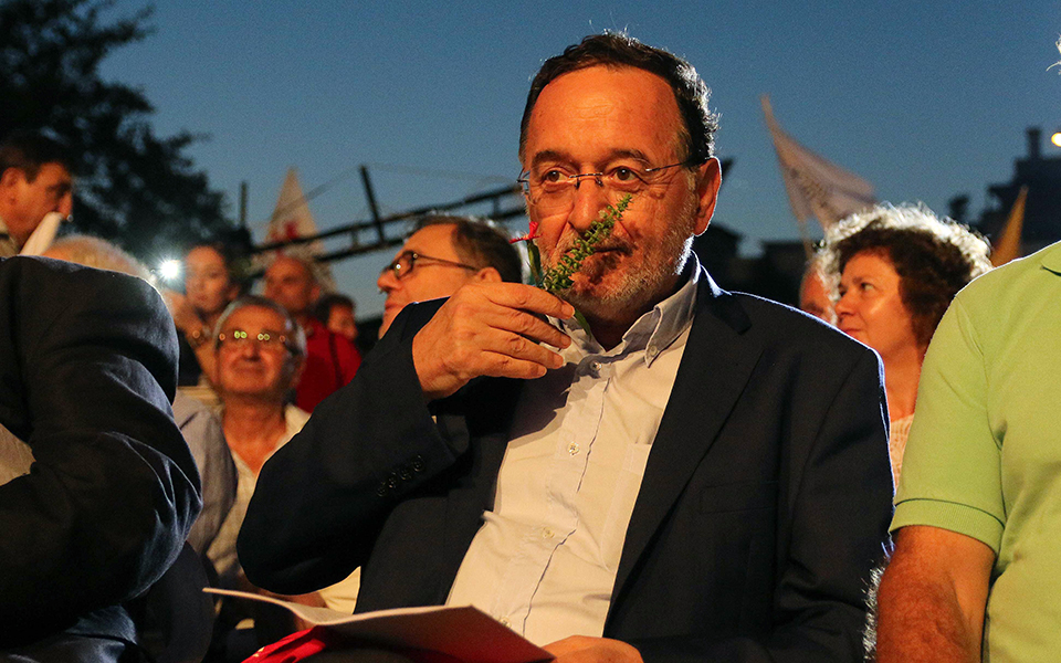 λαφαζάνης-οι-νέοι-πρέπει-να-πουν-ξανά-2102156