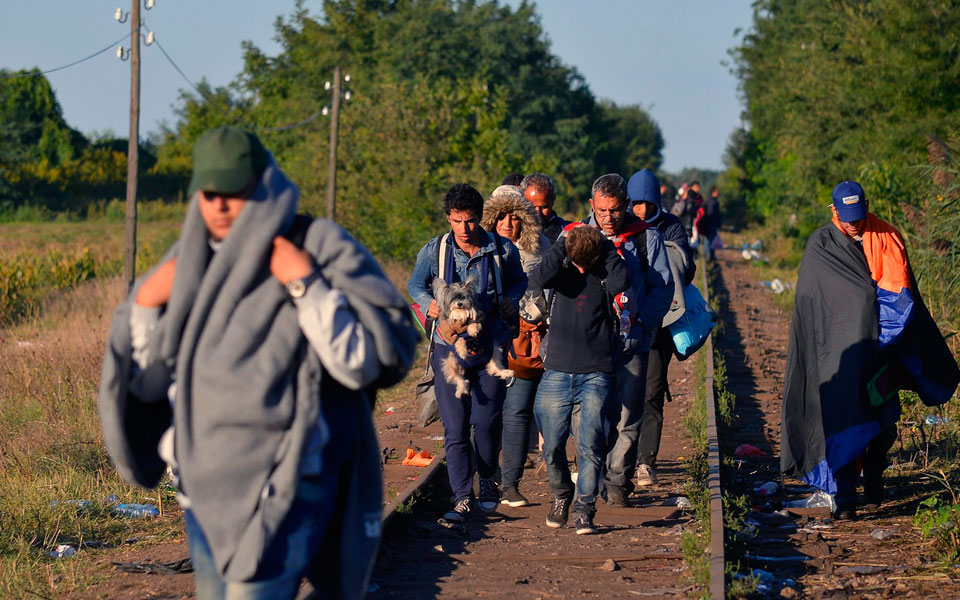 οι-πρόσφυγες-ανησυχούν-και-τρέπονται-2100538