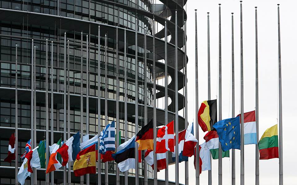 βέλγος-ευρωβουλευτής-προτείνει-στέγ-2100677