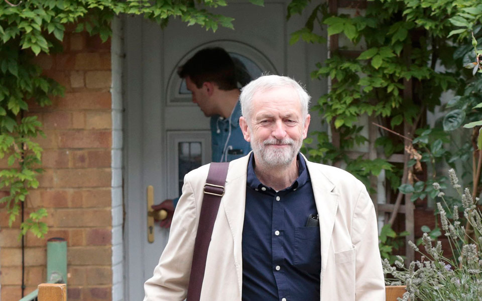 η-κυβέρνηση-κόρμπιν-προκαλεί-2101439