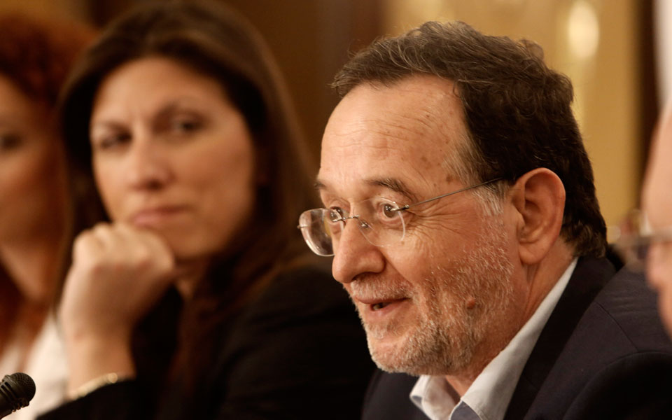 π-λαφαζάνης-ζούμε-μια-μνημονιακή-χούν-2101773