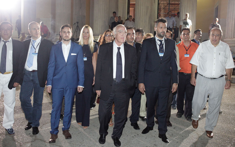 ενας-λεβέντης-στη-βουλή-2103310