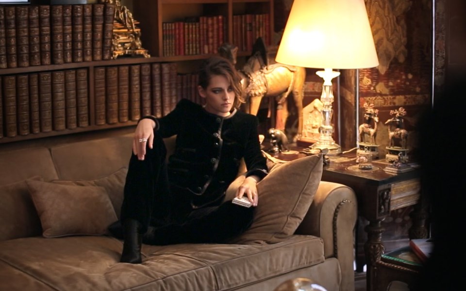 mademoiselle-prive-το-trailer-της-έκθεσης-του-οίκου-chanel-2103665