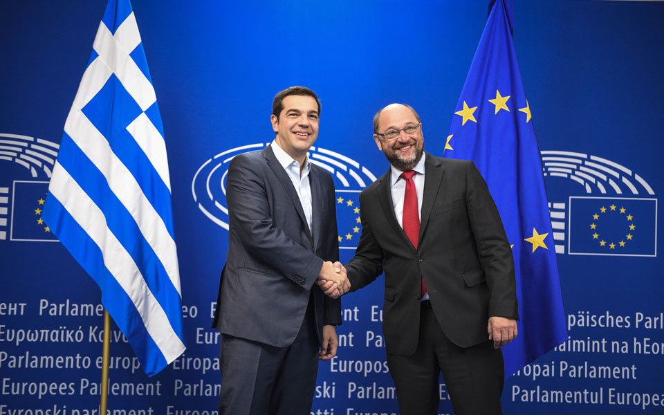 φλερτ-τσίπρα-με-την-ομάδα-ευρωπαίων-2102966