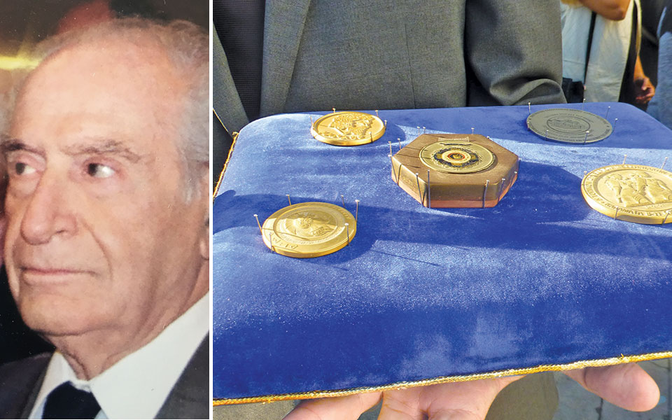 aποχαιρετισμός-στον-καθηγητή-σάββα-πα-2106003