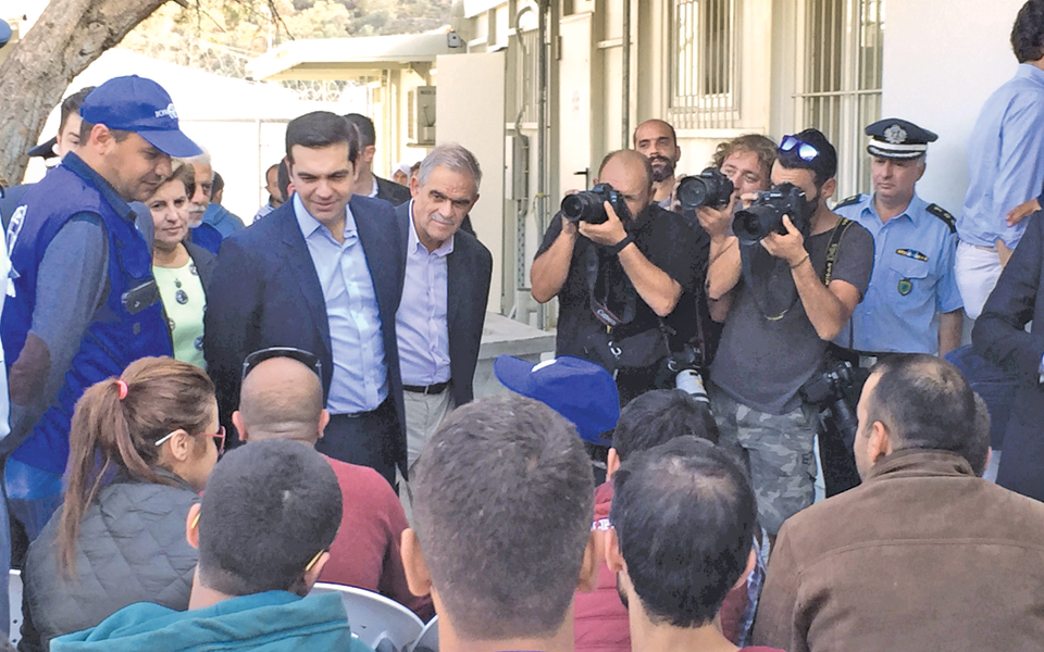 η-καταστροφή-μάς-φέρνει-πιο-κοντά-2105490