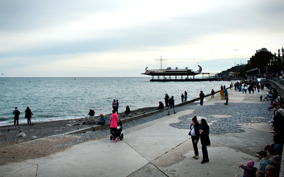 γιάλτα-ο-άγνωστος-βυσσινόκηπος-της-κ-2107949