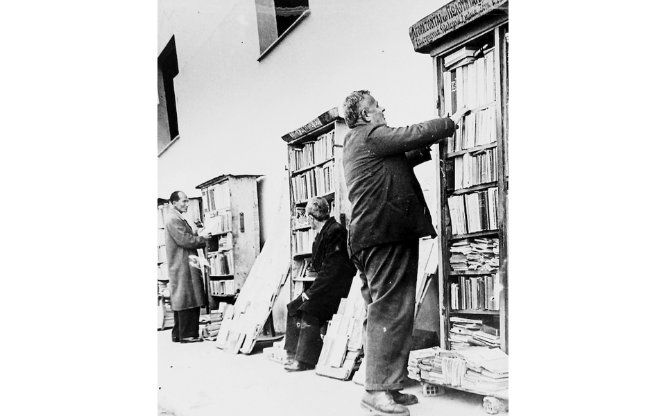 οι-αθηναϊκές-μνήμες-των-παλιών-βιβλίω-2106172