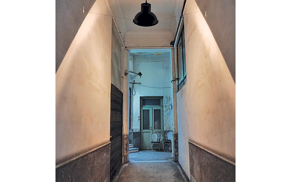 η-κρυφή-πόρτα-της-οδού-κολοκοτρώνη-2108338