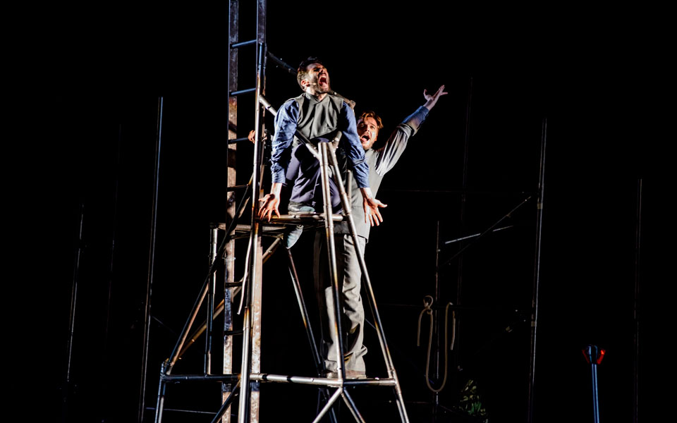 η-νέα-παραγωγή-των-blitz-στη-στέγη-από-τον-ζ-2105981