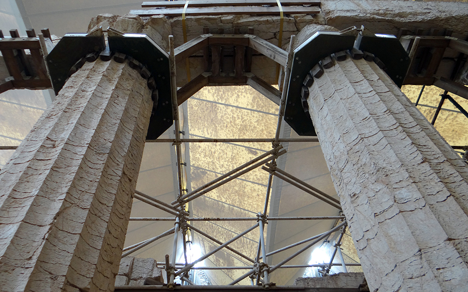 επιτέλους-φύλακες-στον-ναό-του-επικού-2106379