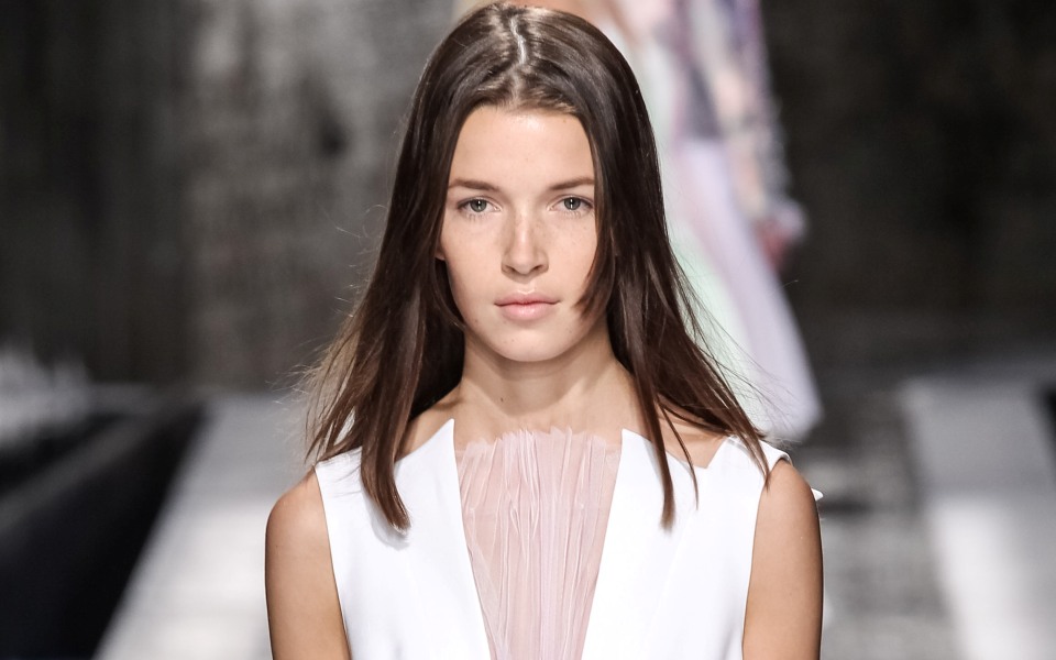 editors-choice-καλλυντικά-για-υγιές-και-λαμπερό-2105733