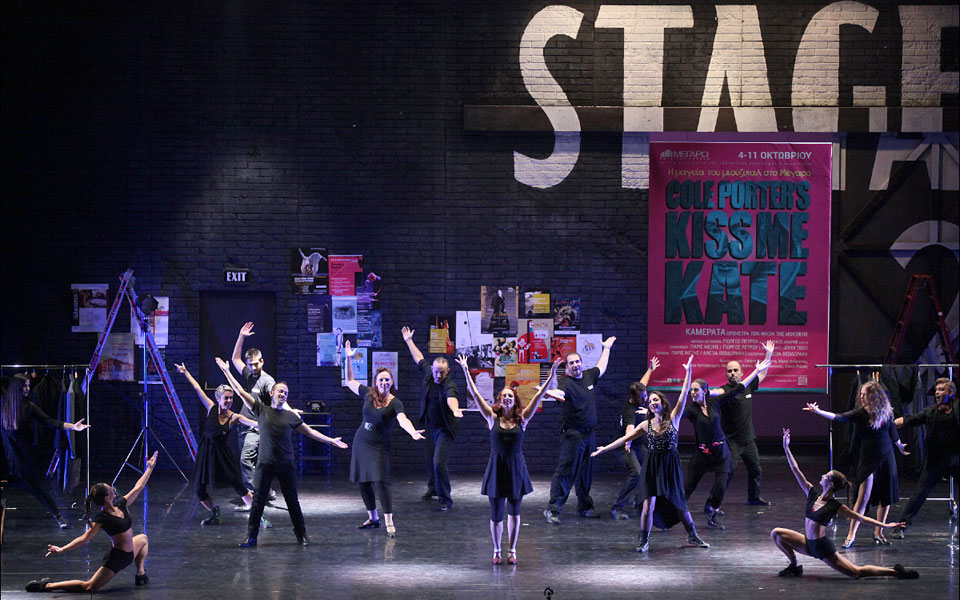 kiss-me-kate-όταν-το-ελληνικό-μιούζικαλ-απογε-2105798