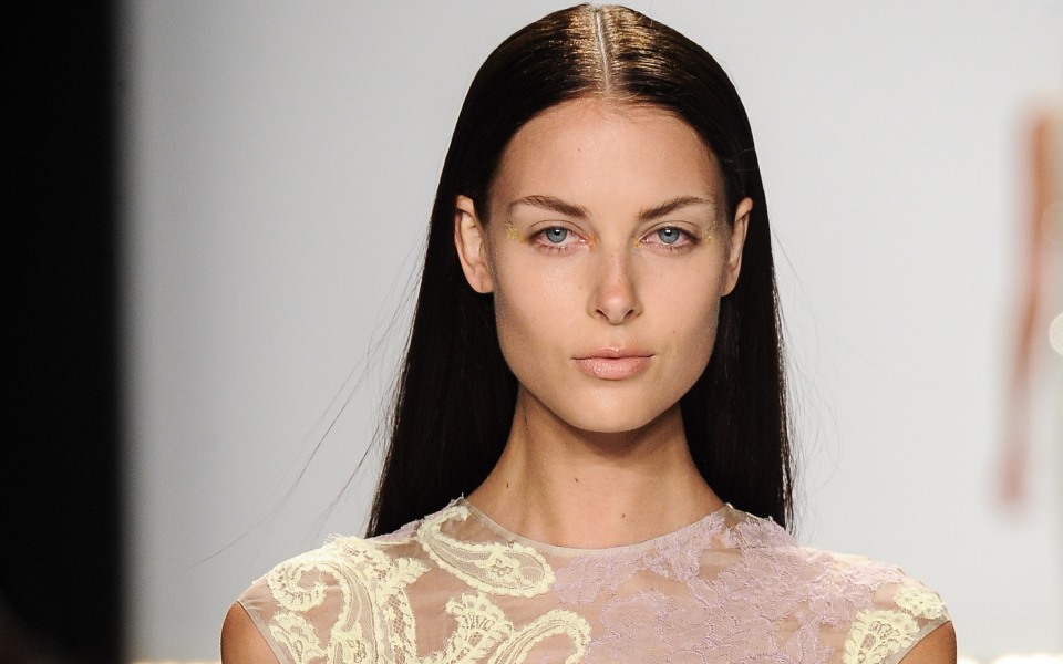 serum-το-μυστικό-για-λαμπερό-πρόσωπο-χωρίς-2104289