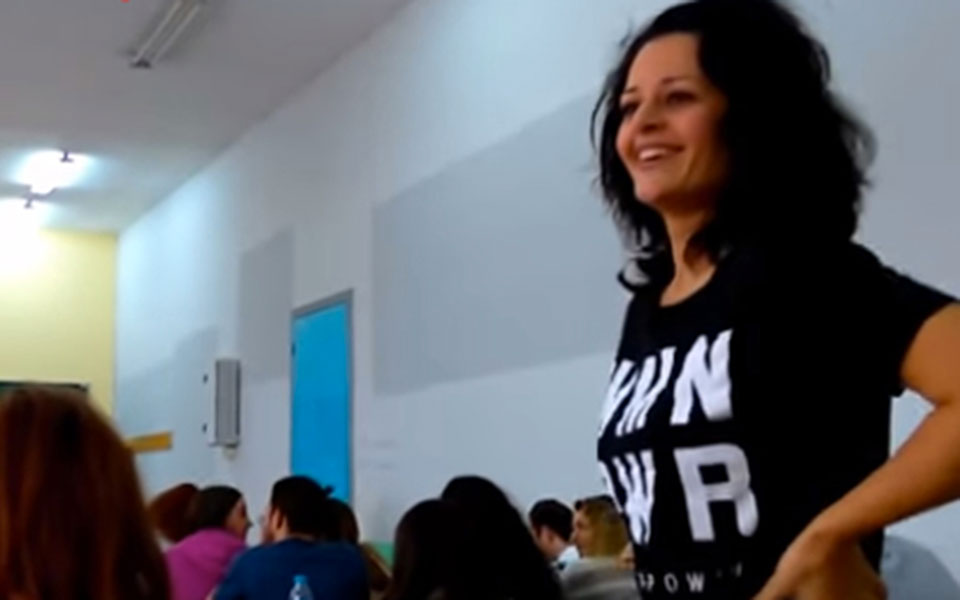 παράθυρο-στο-χιούμορ-και-στο-πάθος-α-2104848