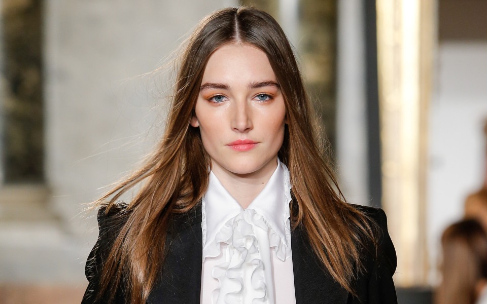 editors-choice-φυσικό-σχήμα-στα-φρύδια-2105375