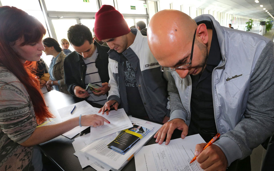 15-εκατ-πρόσφυγες-αναμένει-η-γερμανία-2104680