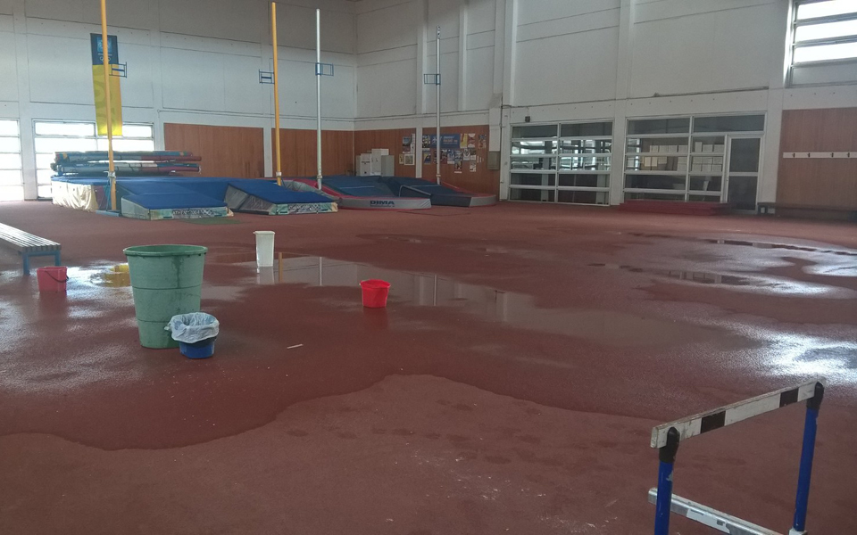 προπόνηση-υπό-βροχή-από-96-τρύπες-2107626