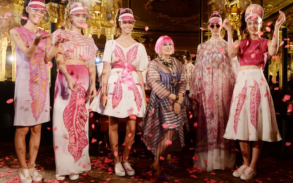 zandra-rhodes-η-μόδα-έχει-χάσει-την-επαφή-της-με-τ-2106161