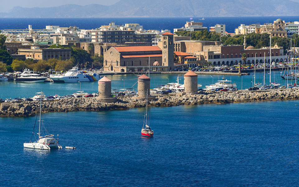 απειλούν-τον-τουρισμό-φπα-μεταναστευ-2104862